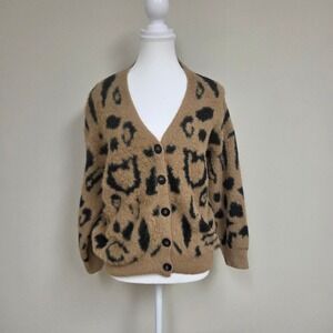 Cozy Lulus Leopard Print Fuzzy Cardigan Sweater Women's V Neck Button Down